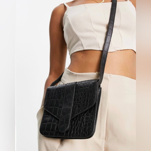 Urbancode leather croc crossbody bag in black - Picture 2 of 6